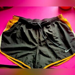 nike shorts good condition